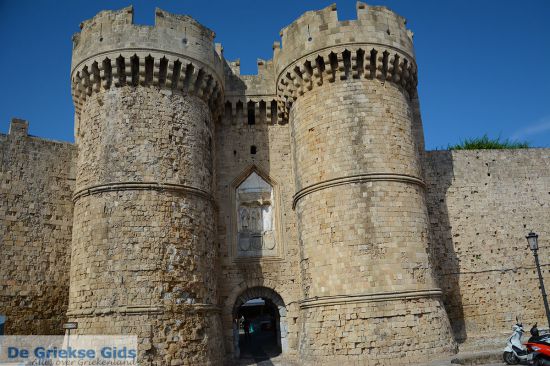 Poort bij de Haven van Rhodos -  Porte de la Marina